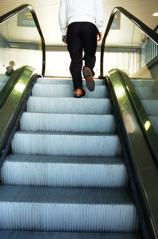 Photo 9566202  © 
Gstrange https://www.dreamstime.com/stock-photography-escalator-image9566202